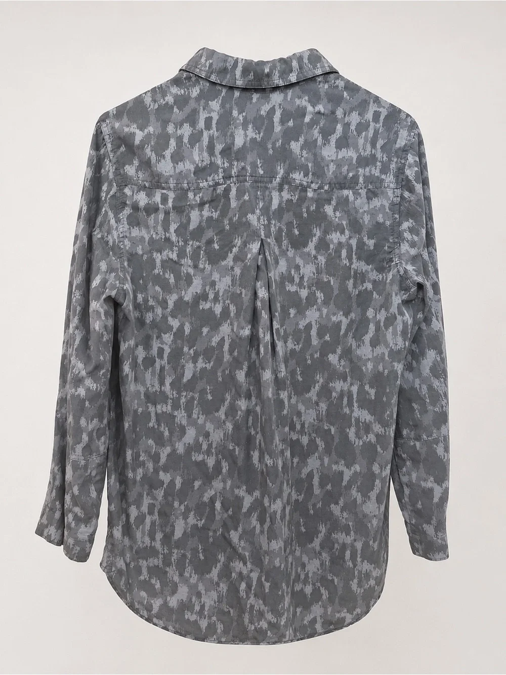Anthropologie Cloth & Stone Gray Button-Down Shirt S